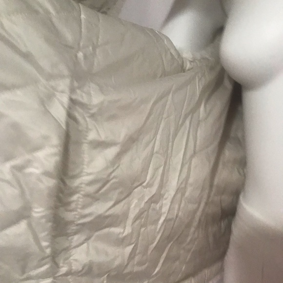 Nicole miller (2)reversible women’s faux fur vest (NO offer) please - Picture 11 of 16